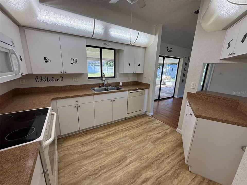 En Venta: $234,900 (2 camas, 2 baños, 1210 Pies cuadrados)