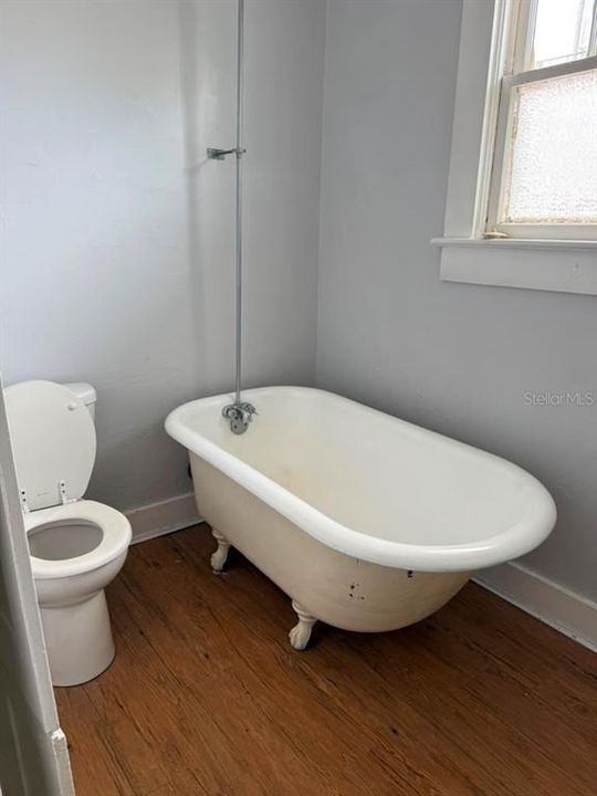 For Rent: $1,295 (1 beds, 1 baths, 550 Square Feet)