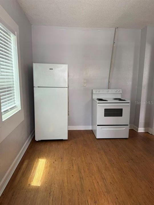 For Rent: $1,295 (1 beds, 1 baths, 550 Square Feet)