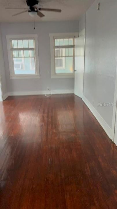 For Rent: $1,295 (1 beds, 1 baths, 550 Square Feet)