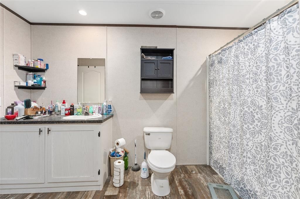 For Sale: $320,000 (3 beds, 2 baths, 1568 Square Feet)
