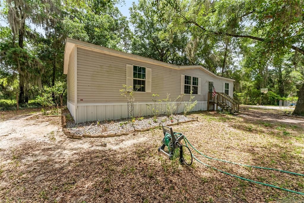 For Sale: $320,000 (3 beds, 2 baths, 1568 Square Feet)