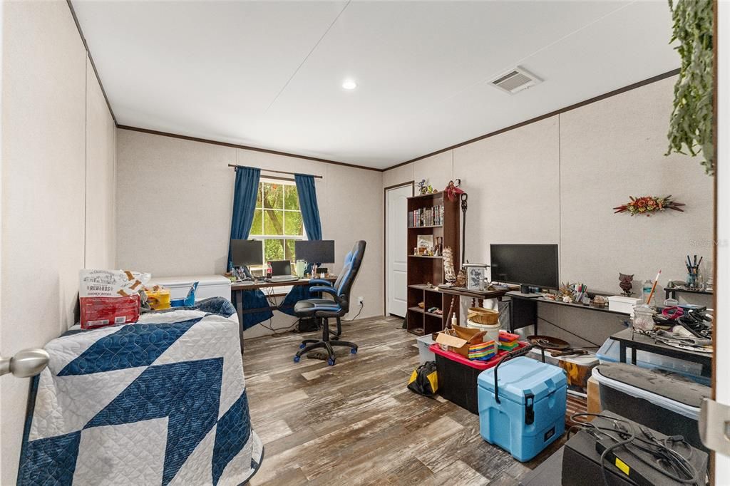 For Sale: $320,000 (3 beds, 2 baths, 1568 Square Feet)