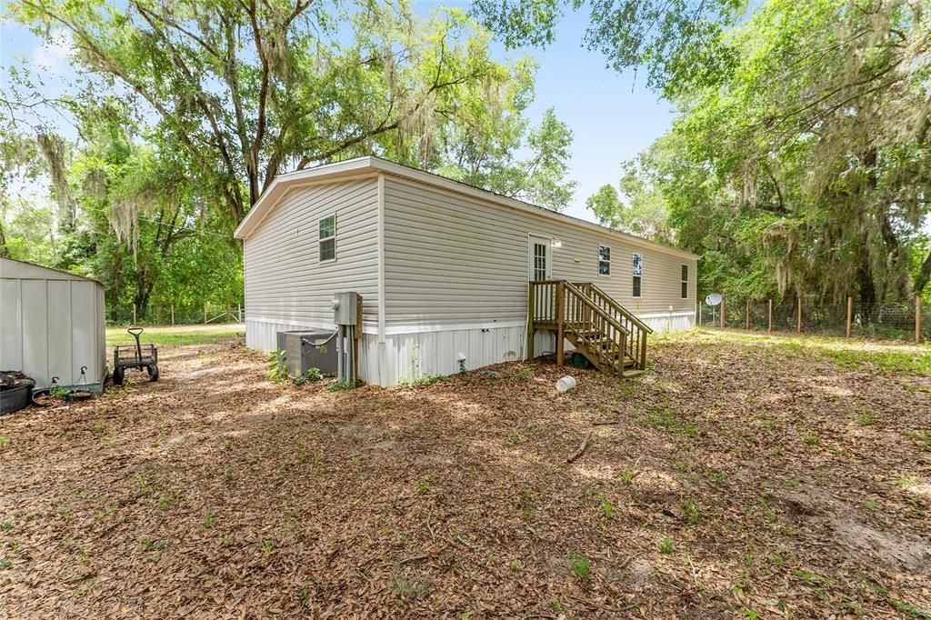 For Sale: $320,000 (3 beds, 2 baths, 1568 Square Feet)