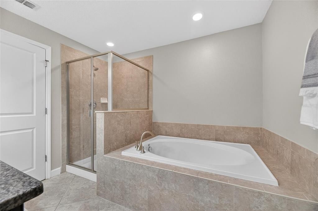 For Sale: $379,900 (4 beds, 2 baths, 2466 Square Feet)