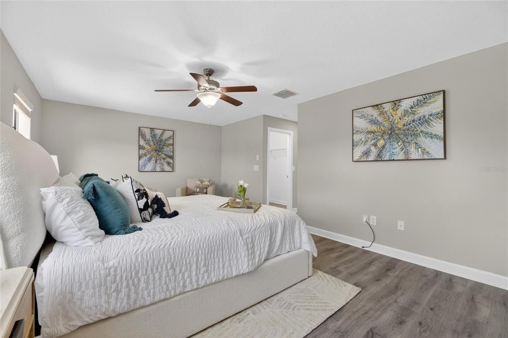 For Sale: $379,900 (4 beds, 2 baths, 2466 Square Feet)