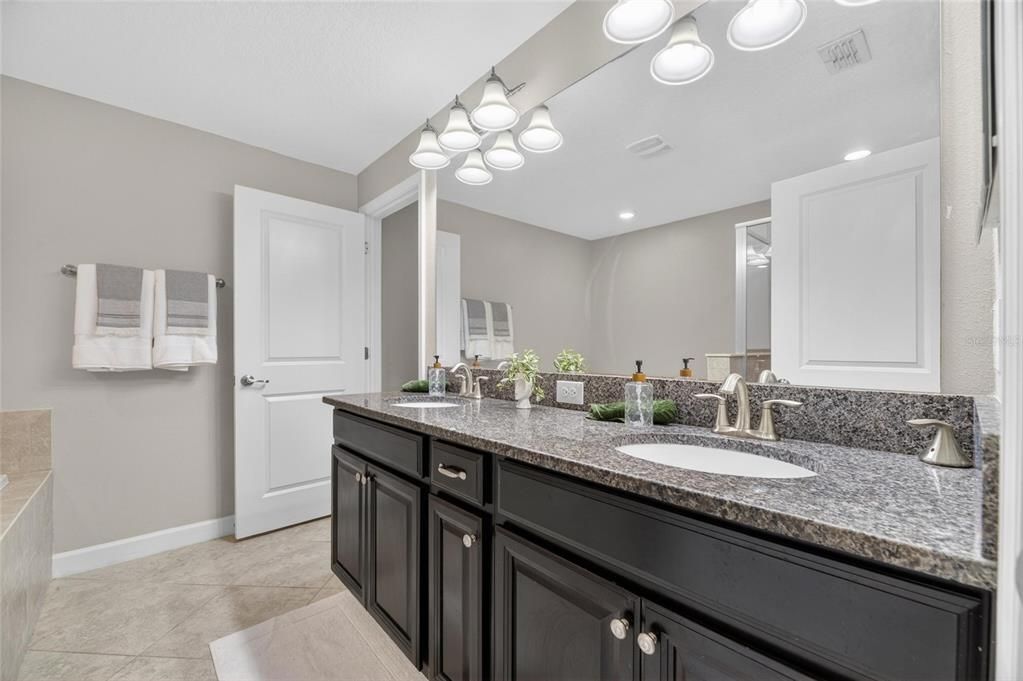 For Sale: $379,900 (4 beds, 2 baths, 2466 Square Feet)