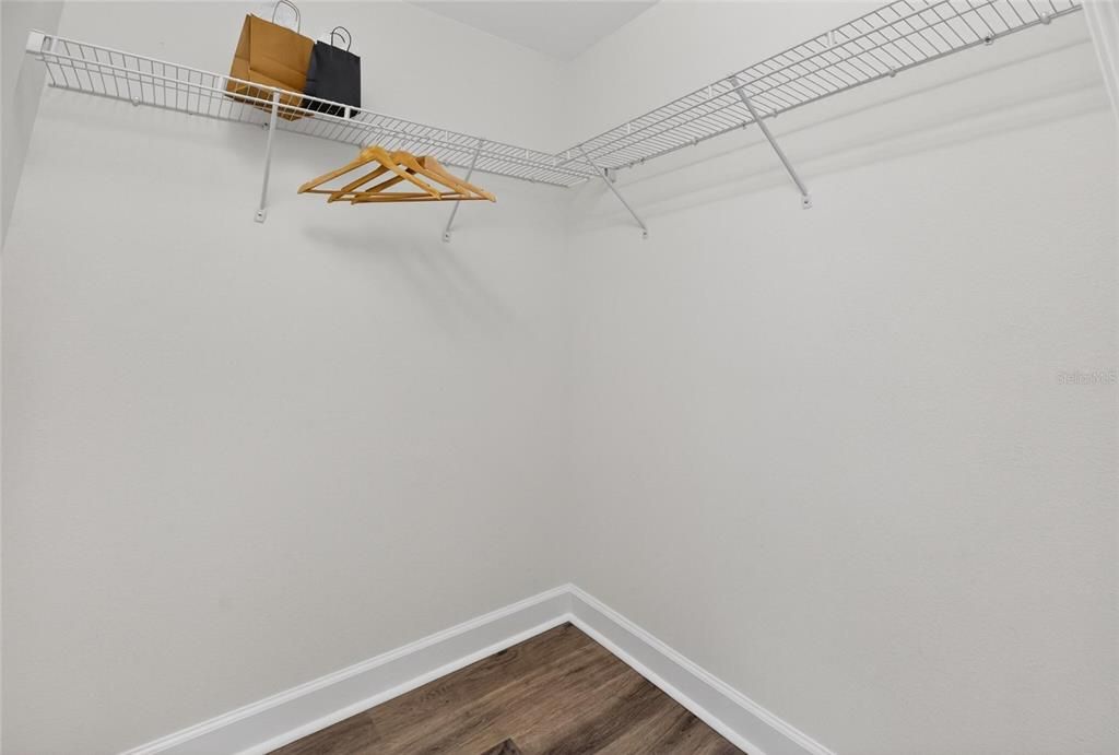 For Sale: $379,900 (4 beds, 2 baths, 2466 Square Feet)