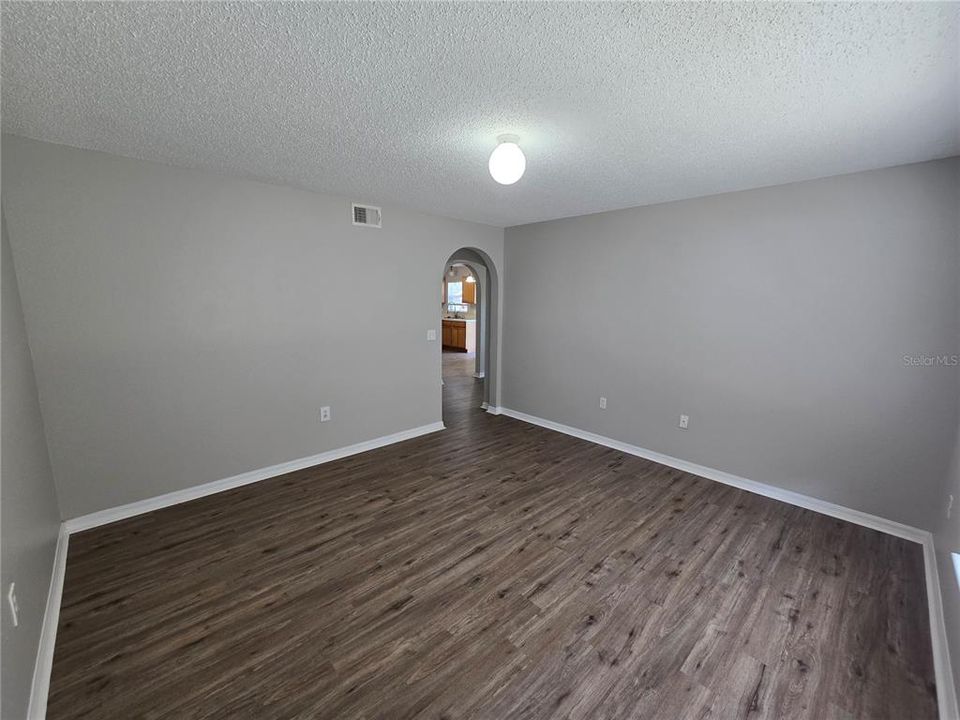 В аренду: $2,400 (4 спален, 2 ванн, 2215 Квадратных фут)