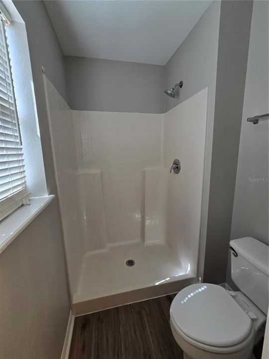 В аренду: $2,400 (4 спален, 2 ванн, 2215 Квадратных фут)