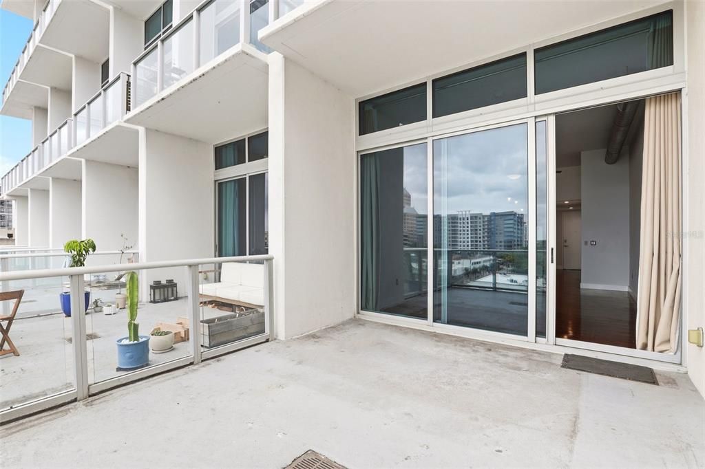 For Rent: $1,750 (0 beds, 1 baths, 525 Square Feet)