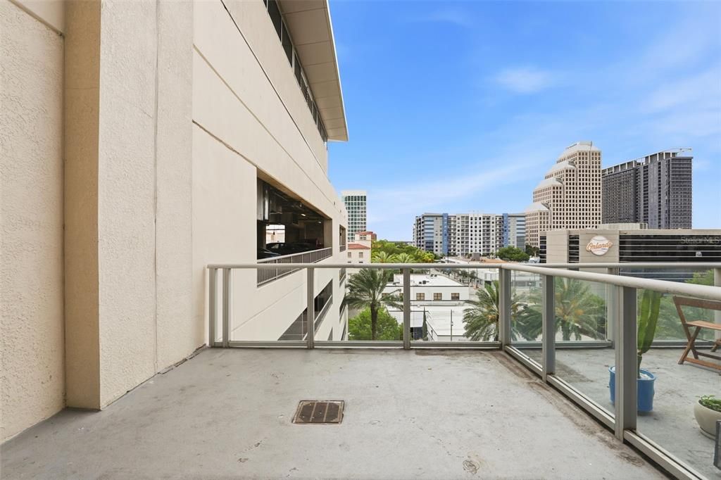 For Rent: $1,750 (0 beds, 1 baths, 525 Square Feet)