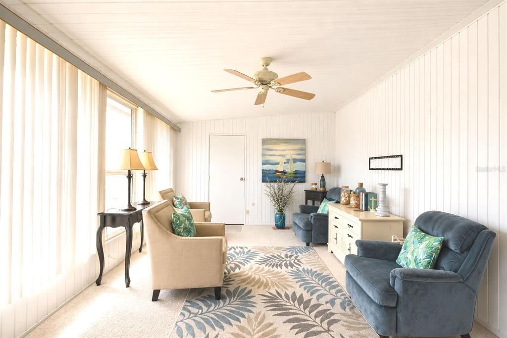 For Sale: $129,000 (2 beds, 2 baths, 1344 Square Feet)