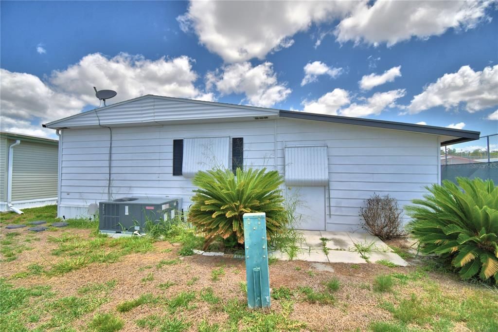 For Sale: $129,000 (2 beds, 2 baths, 1344 Square Feet)