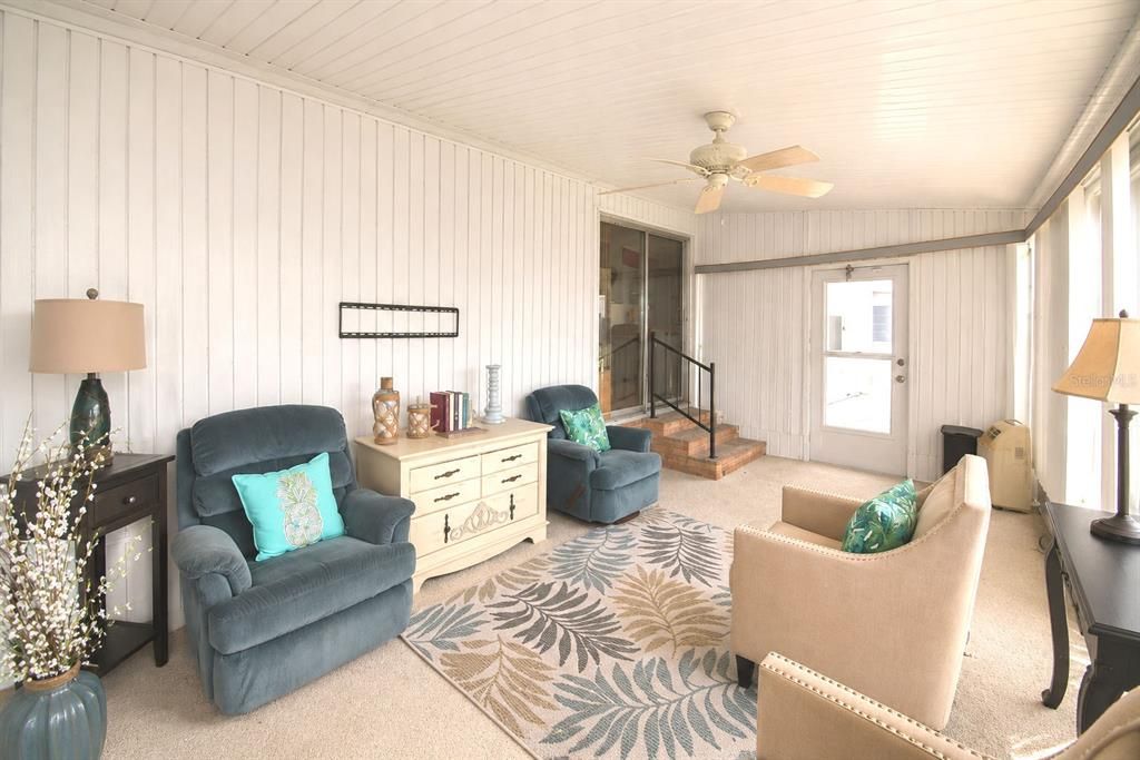 For Sale: $129,000 (2 beds, 2 baths, 1344 Square Feet)