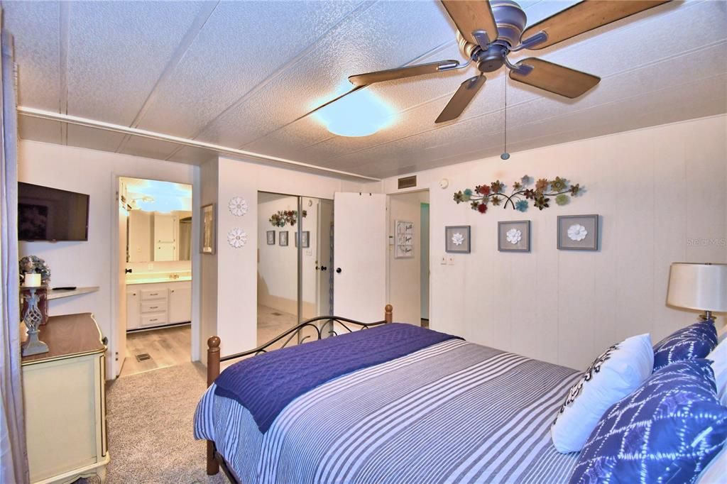 For Sale: $129,000 (2 beds, 2 baths, 1344 Square Feet)