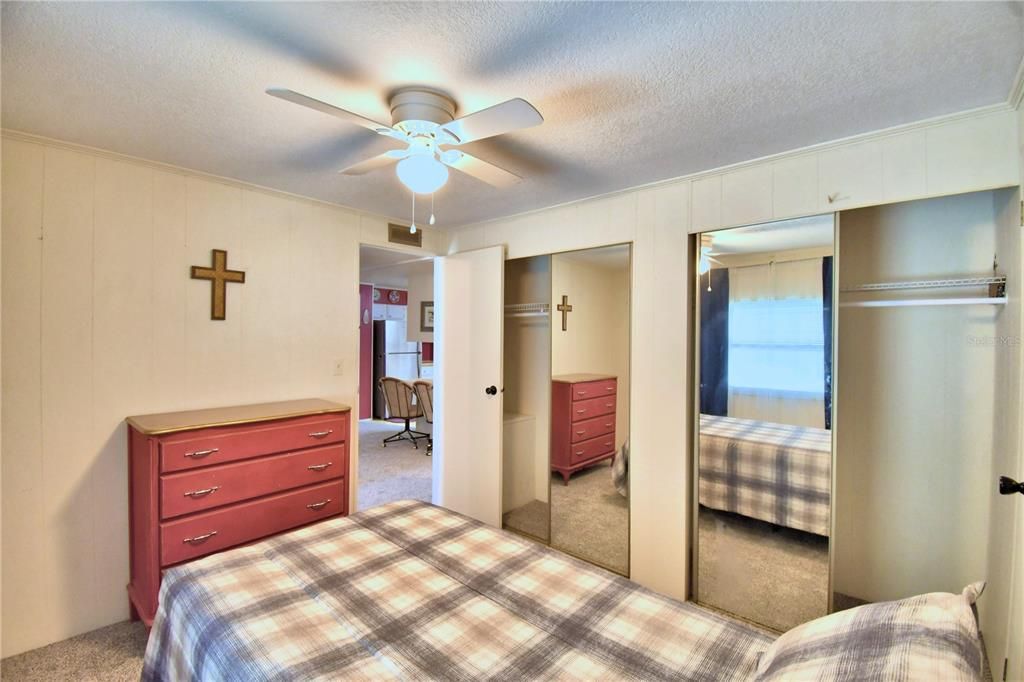 For Sale: $129,000 (2 beds, 2 baths, 1344 Square Feet)