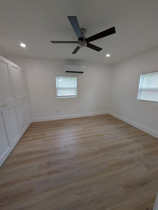 For Rent: $1,950 (1 beds, 1 baths, 550 Square Feet)