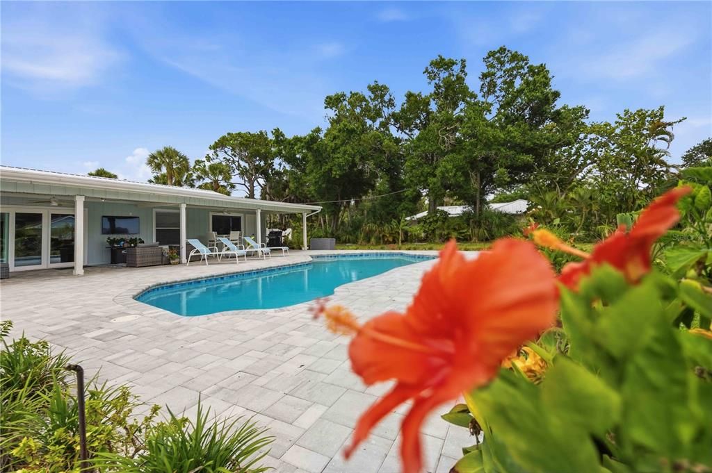 For Sale: $799,500 (3 beds, 2 baths, 2464 Square Feet)