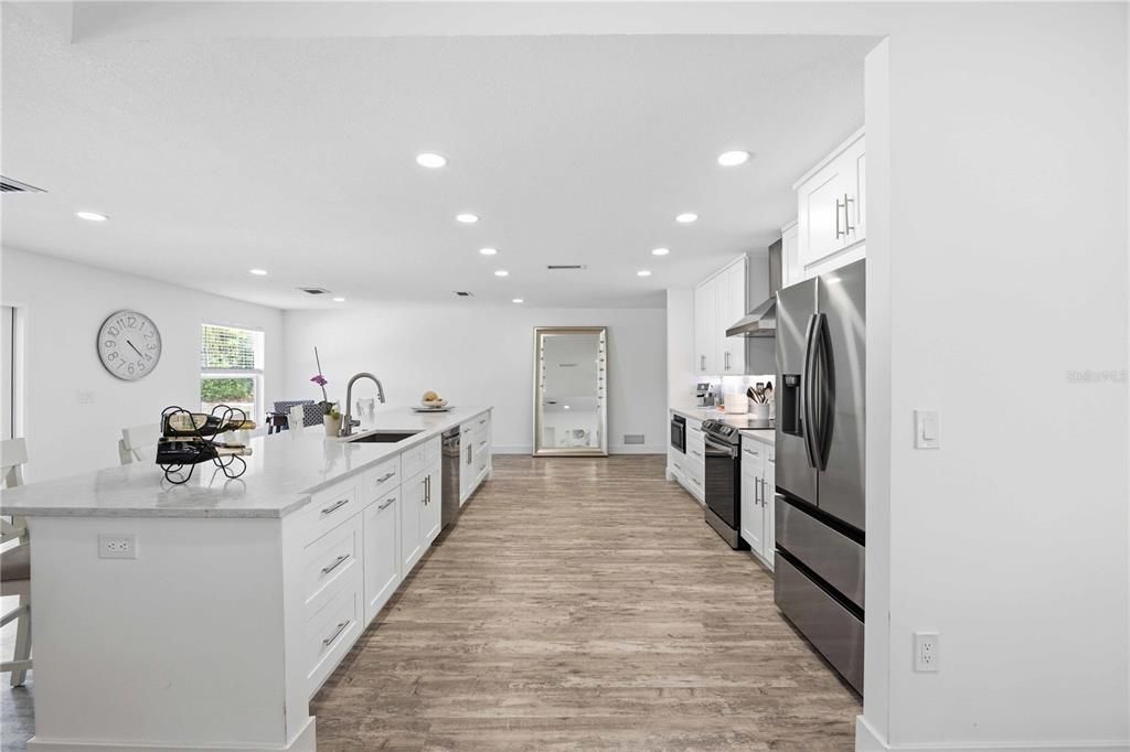 For Sale: $799,500 (3 beds, 2 baths, 2464 Square Feet)
