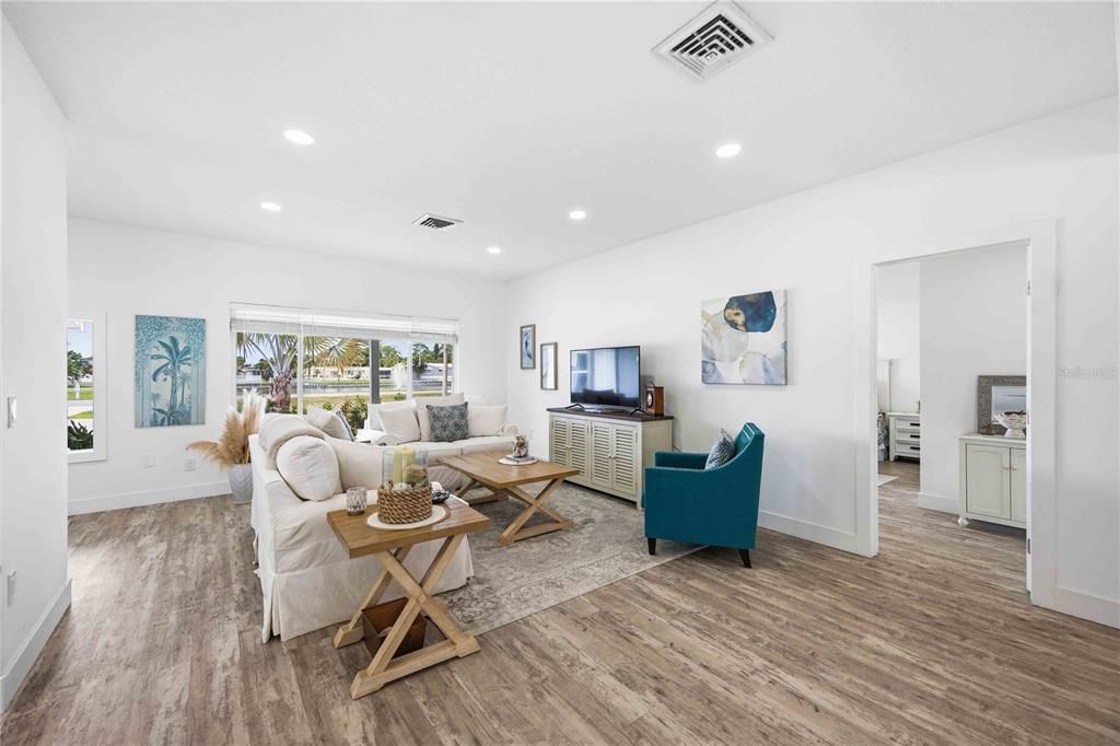 For Sale: $799,500 (3 beds, 2 baths, 2464 Square Feet)