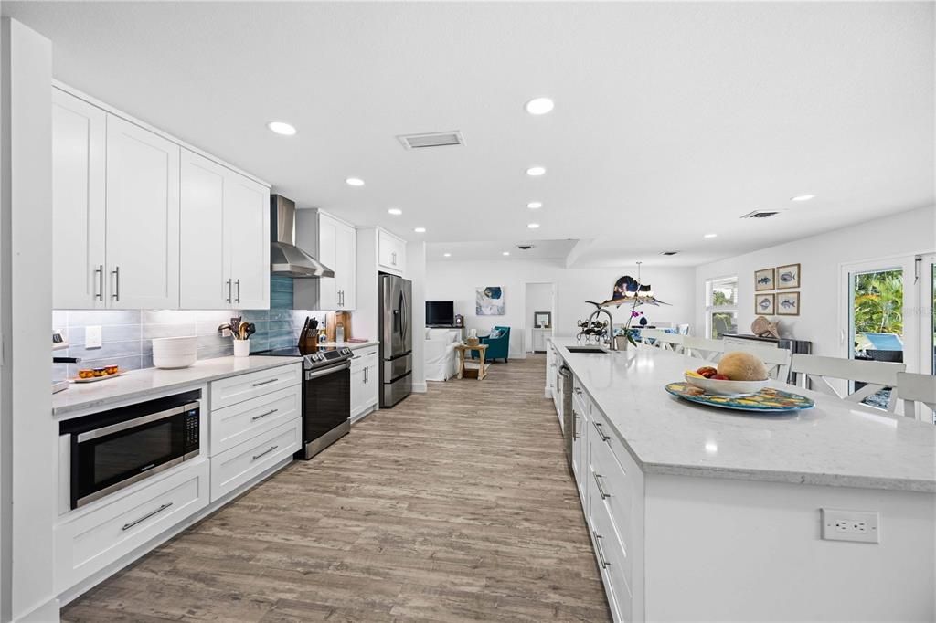 For Sale: $799,500 (3 beds, 2 baths, 2464 Square Feet)