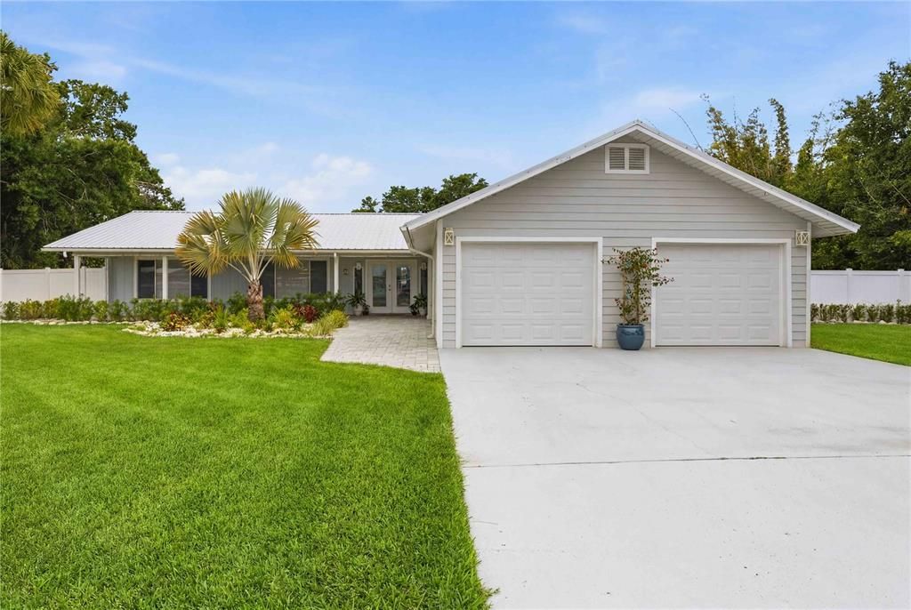 For Sale: $799,500 (3 beds, 2 baths, 2464 Square Feet)