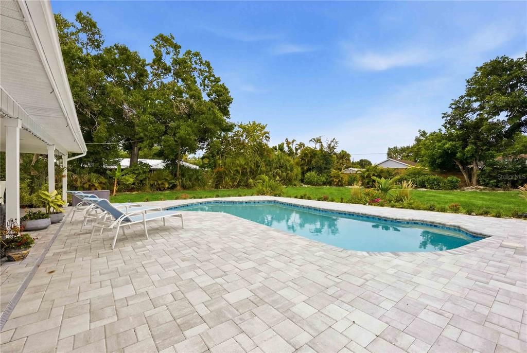 For Sale: $799,500 (3 beds, 2 baths, 2464 Square Feet)