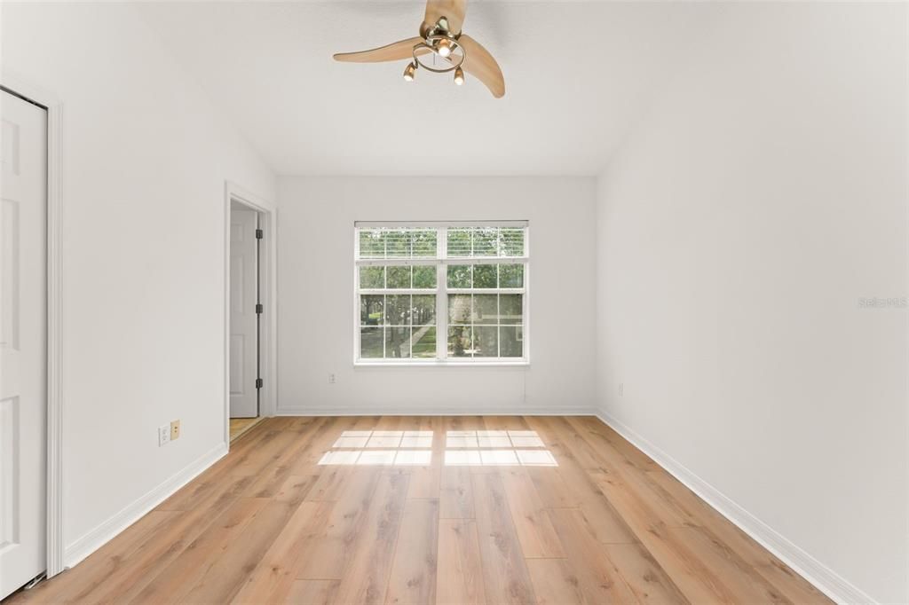 For Sale: $350,000 (2 beds, 2 baths, 1375 Square Feet)