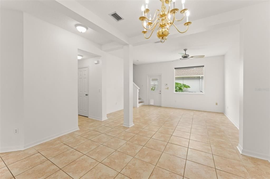 For Sale: $350,000 (2 beds, 2 baths, 1375 Square Feet)