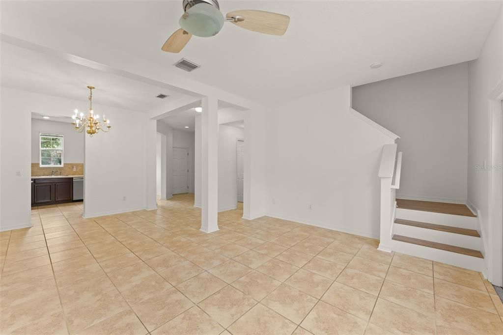 For Sale: $350,000 (2 beds, 2 baths, 1375 Square Feet)