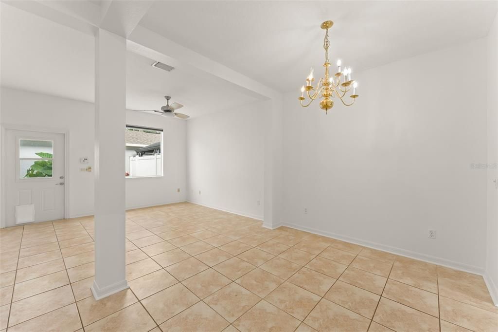 For Sale: $350,000 (2 beds, 2 baths, 1375 Square Feet)