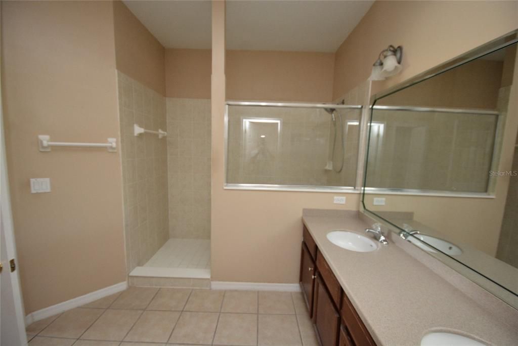 В аренду: $1,995 (2 спален, 2 ванн, 1326 Квадратных фут)