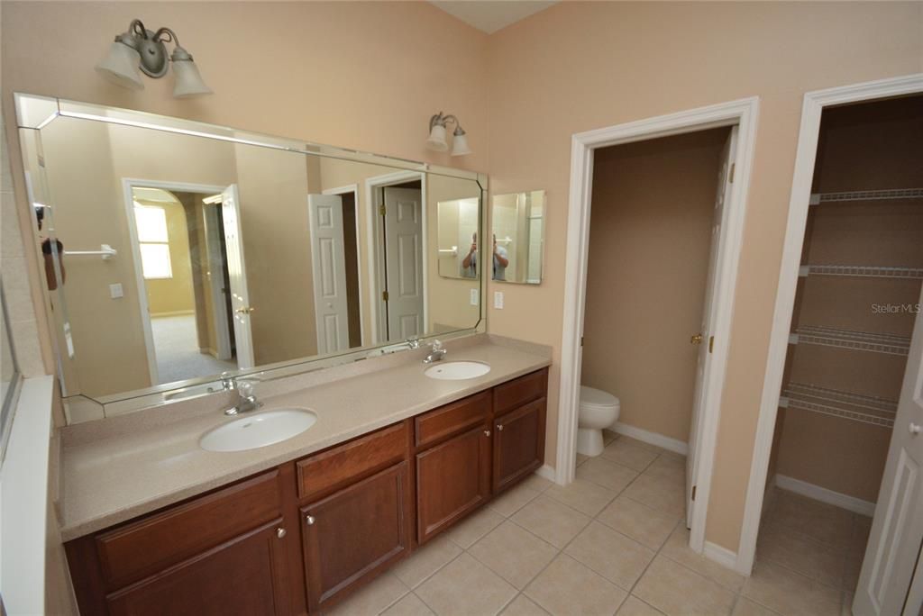 В аренду: $1,995 (2 спален, 2 ванн, 1326 Квадратных фут)