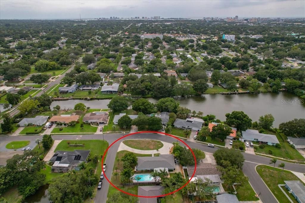 Под контрактом: $599,000 (3 спален, 2 ванн, 1908 Квадратных фут)