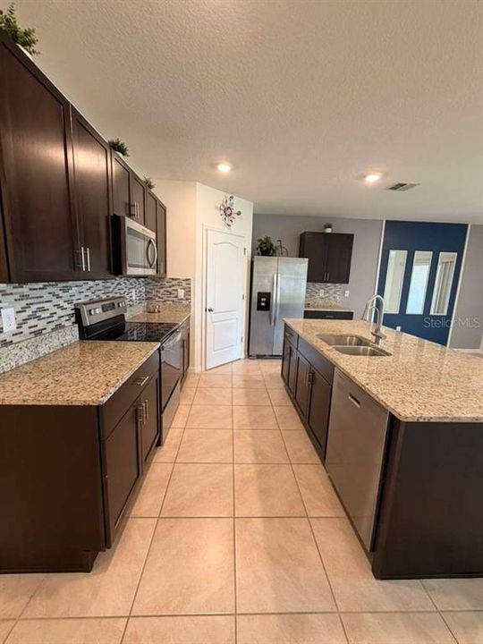For Sale: $400,000 (4 beds, 2 baths, 1846 Square Feet)