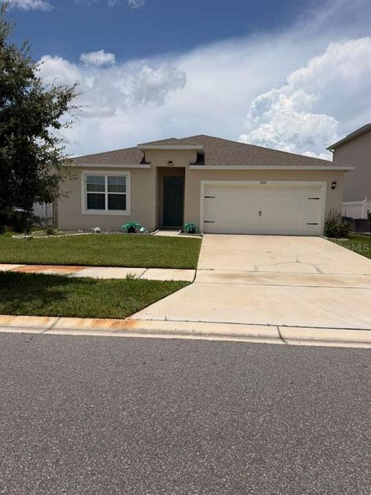 For Sale: $400,000 (4 beds, 2 baths, 1846 Square Feet)