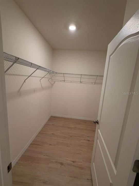 For Sale: $400,000 (4 beds, 2 baths, 1846 Square Feet)