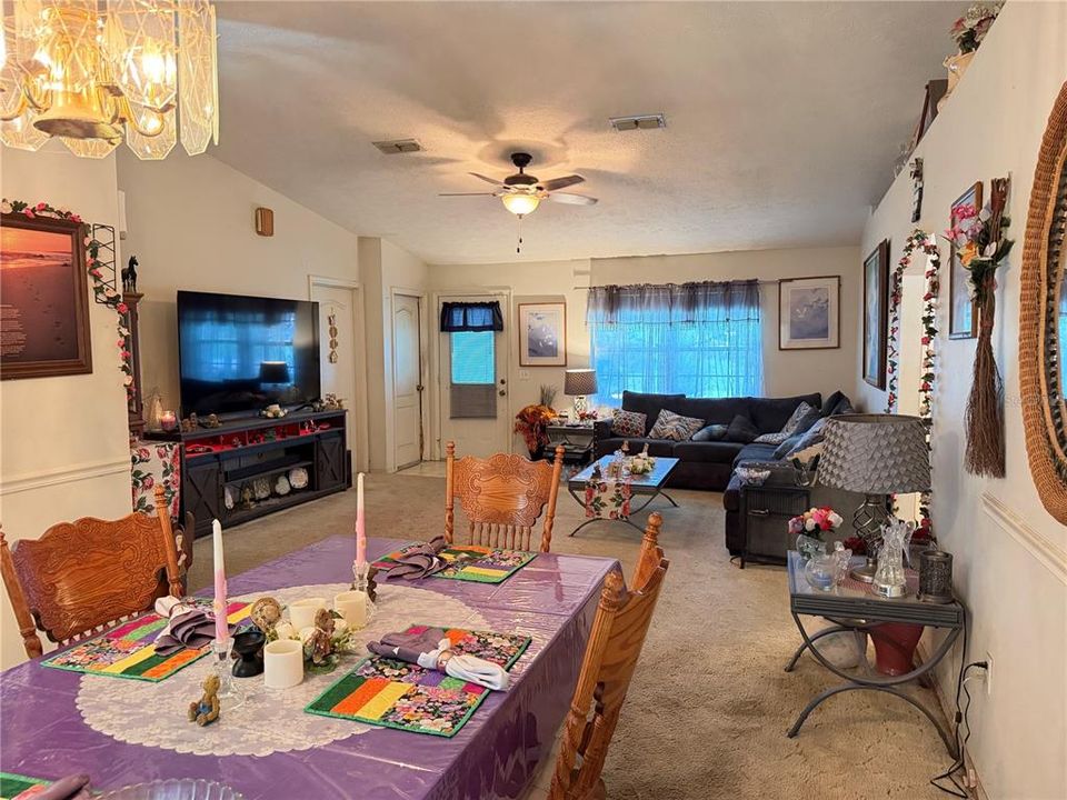 For Sale: $250,000 (3 beds, 2 baths, 1406 Square Feet)