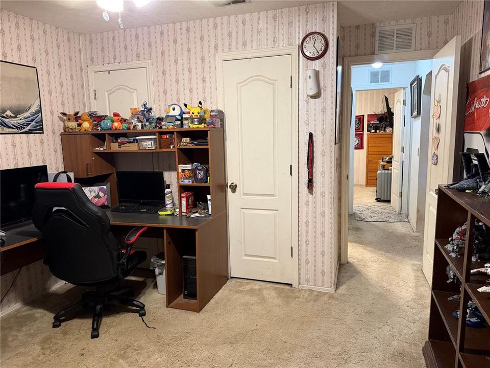 For Sale: $250,000 (3 beds, 2 baths, 1406 Square Feet)