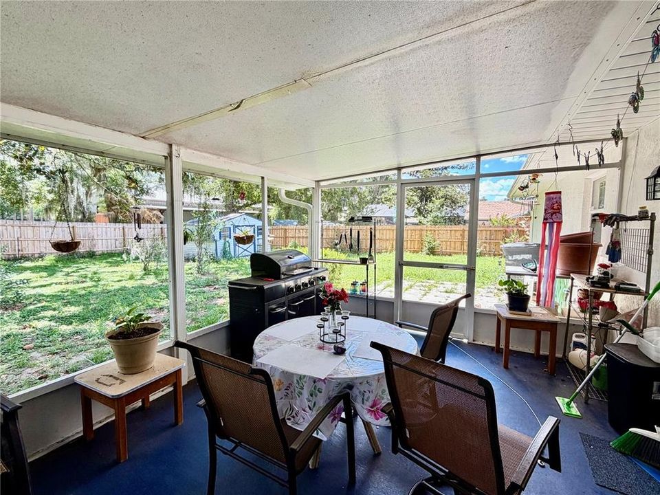 For Sale: $250,000 (3 beds, 2 baths, 1406 Square Feet)