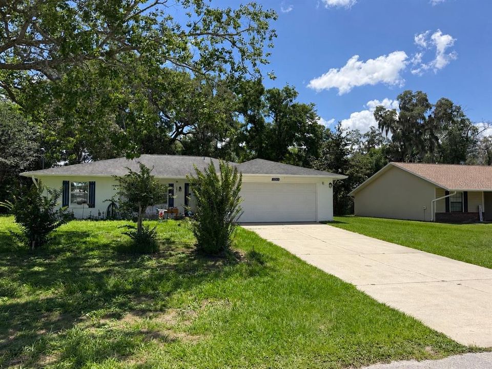 For Sale: $250,000 (3 beds, 2 baths, 1406 Square Feet)