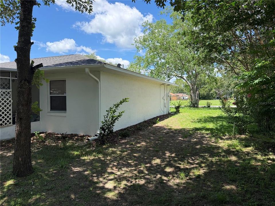 For Sale: $250,000 (3 beds, 2 baths, 1406 Square Feet)