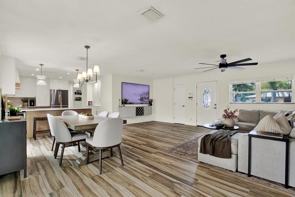 For Sale: $750,000 (3 beds, 3 baths, 1916 Square Feet)