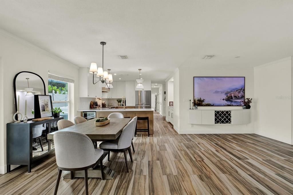 For Sale: $750,000 (3 beds, 3 baths, 1916 Square Feet)