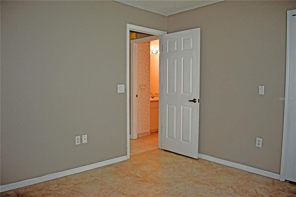 For Rent: $2,200 (3 beds, 2 baths, 1688 Square Feet)