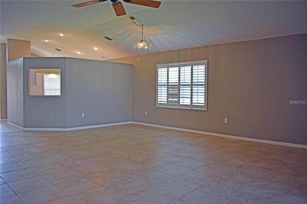 For Rent: $2,200 (3 beds, 2 baths, 1688 Square Feet)