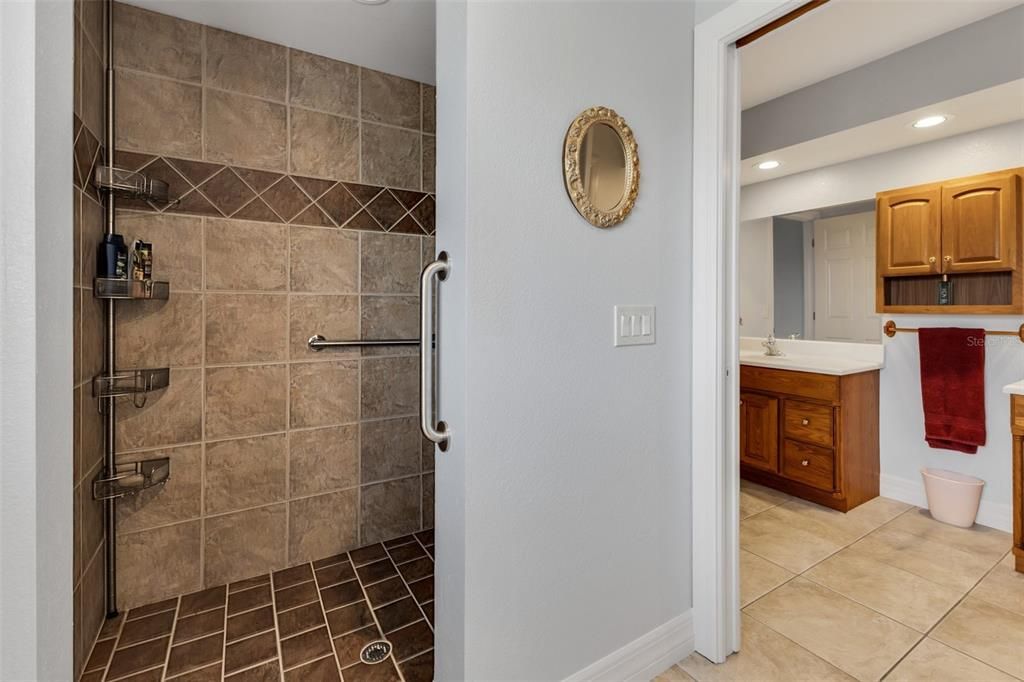 For Sale: $650,000 (4 beds, 3 baths, 3467 Square Feet)