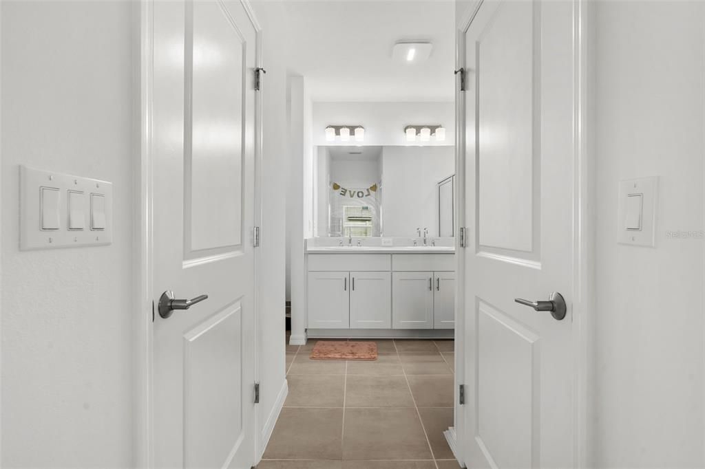 For Sale: $334,999 (3 beds, 2 baths, 1432 Square Feet)