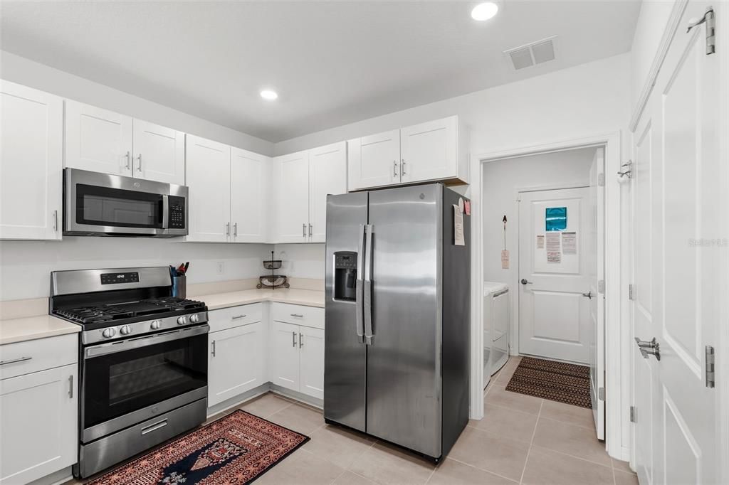 For Sale: $334,999 (3 beds, 2 baths, 1432 Square Feet)